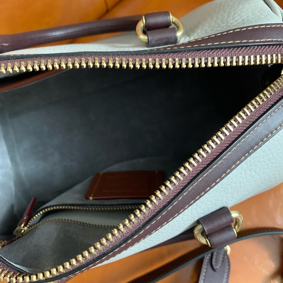 Ruby 25 - Picture 3 of 12